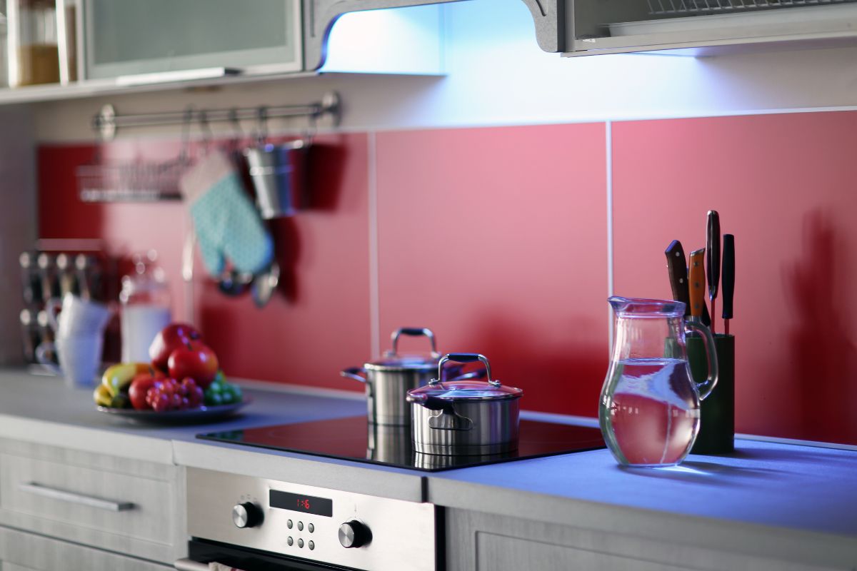 Backsplash là gì? Tổng quan công dụng, vật liệu và cách chọn